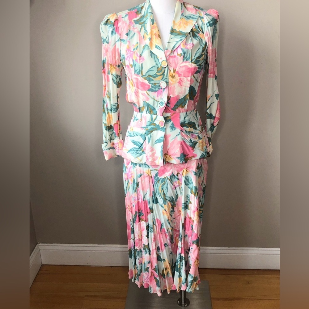 Vintage 80s Carol Little Pink & Green Floral print 2 pc skirt suit S
